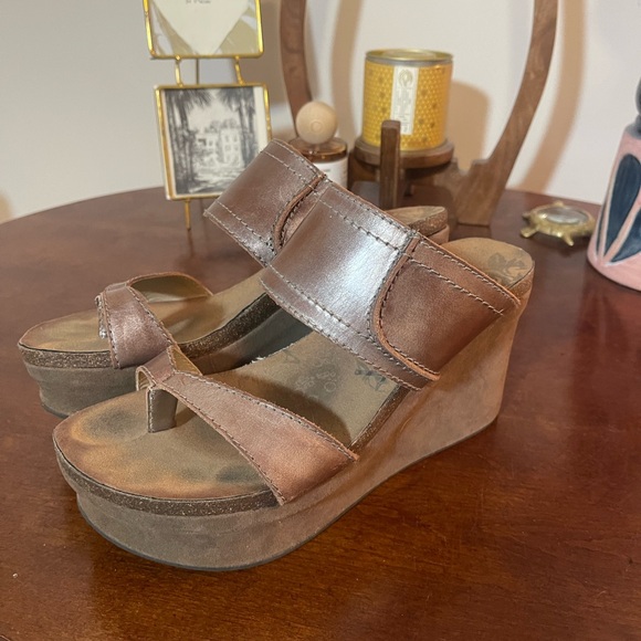 OTBT Women's Brookfield Metallic Leather Wedge Sandals Bohemian Casual 8.5 - Picture 3 of 12